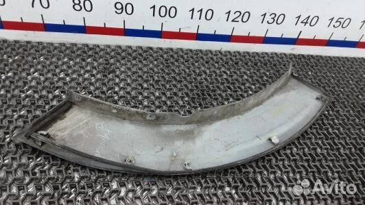 Молдинг крыла заднего правого mitsubishi pajero 4