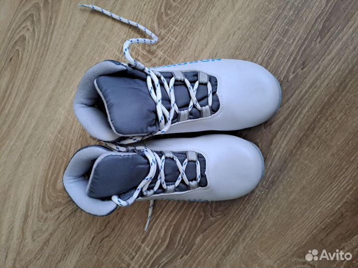 Лыжные ботинки