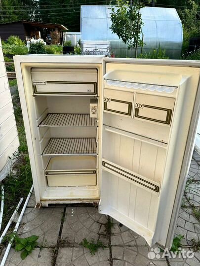 Холодильник бу маленький Бирюса 3