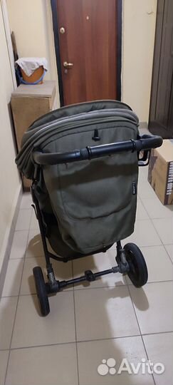 Прогулочная коляска всесезонная