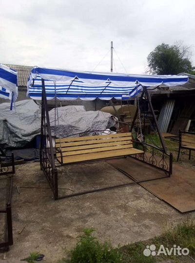 Садовые качели новые