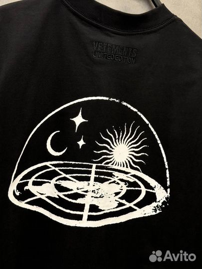 Футболка vetements