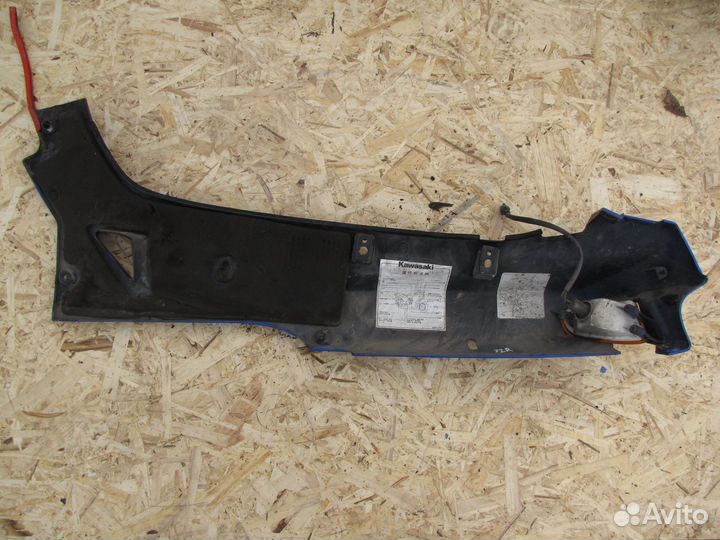 Пластик задний правый Kawasaki ZZR400-1 (ZX400K)