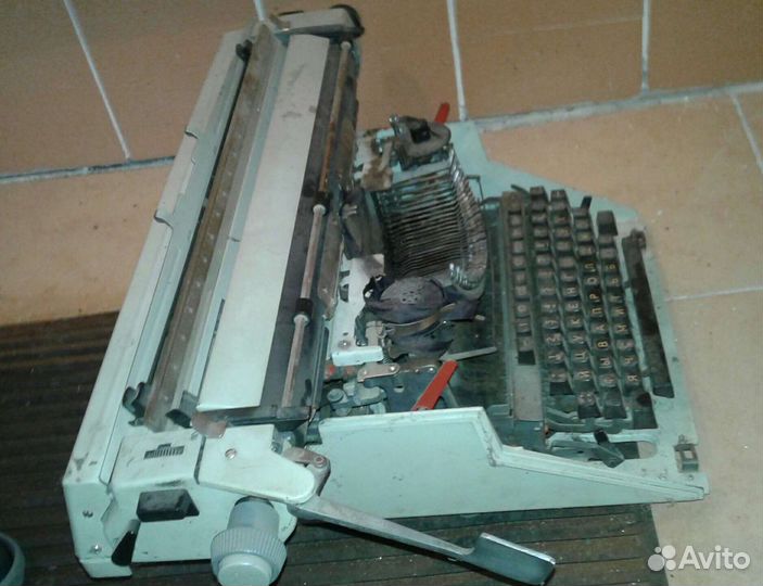Пишущая машинка Листвица ссср,80 годы