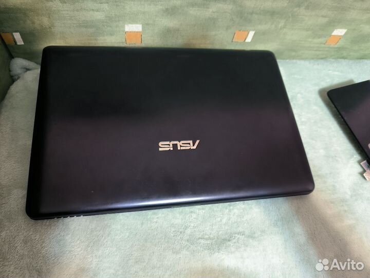 Asus Eee PC 1215B