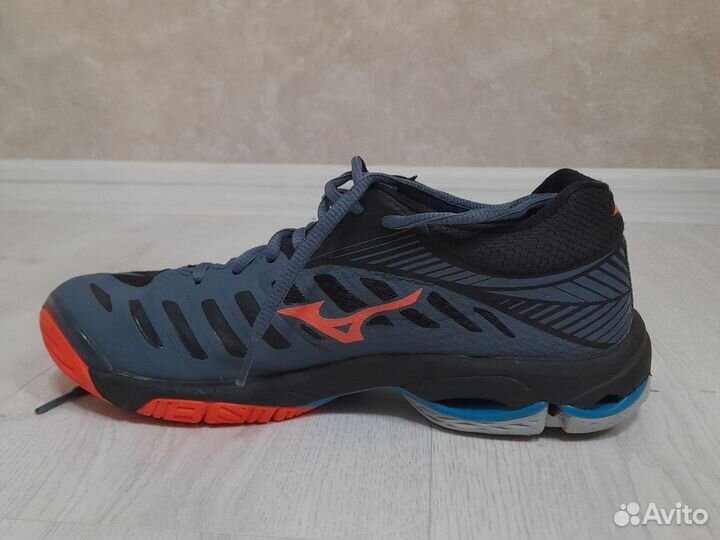 Кроссовки mizuno женские волейбольные
