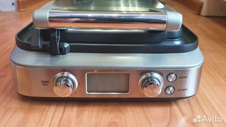 Вафельница bork g700