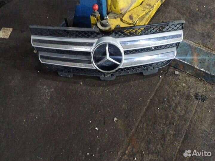 Решётка радиатора Mercedes GL X164