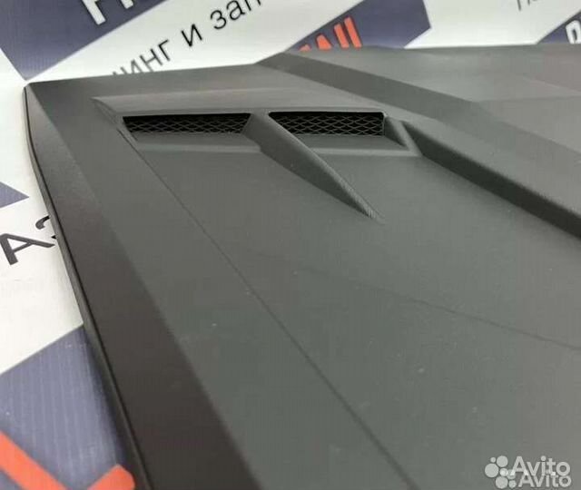 Пластиковый воздухозаборник на капот