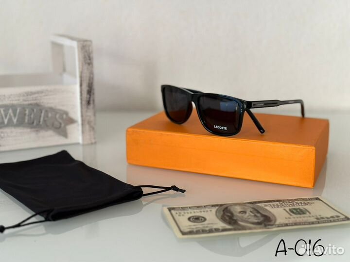 Солнцезащитные очки