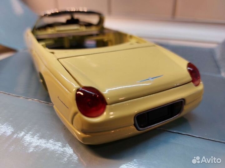 Сборная модель Ford Thunderbird 1:24