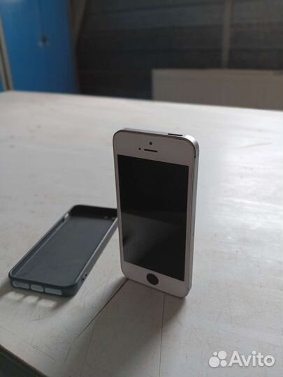 Телефон iPhone 5s
