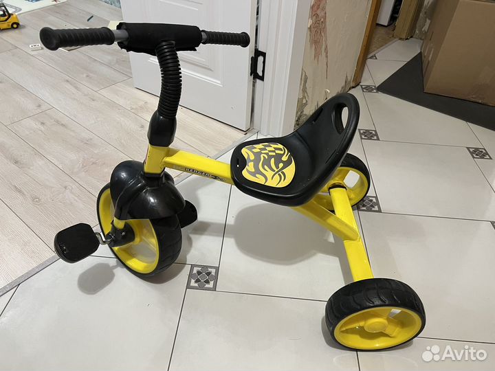 Велосипед трехколесный