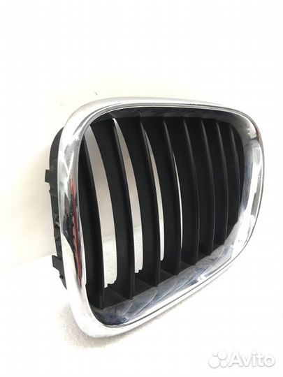 Решетка радиатора левая Bmw X5 E53 2005