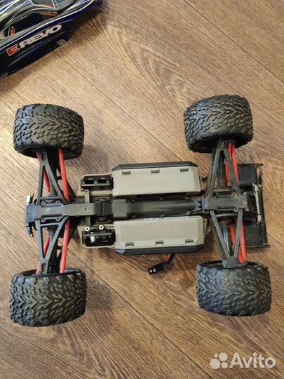 Машина на радиоуправлении Traxxas e-revo 1:16