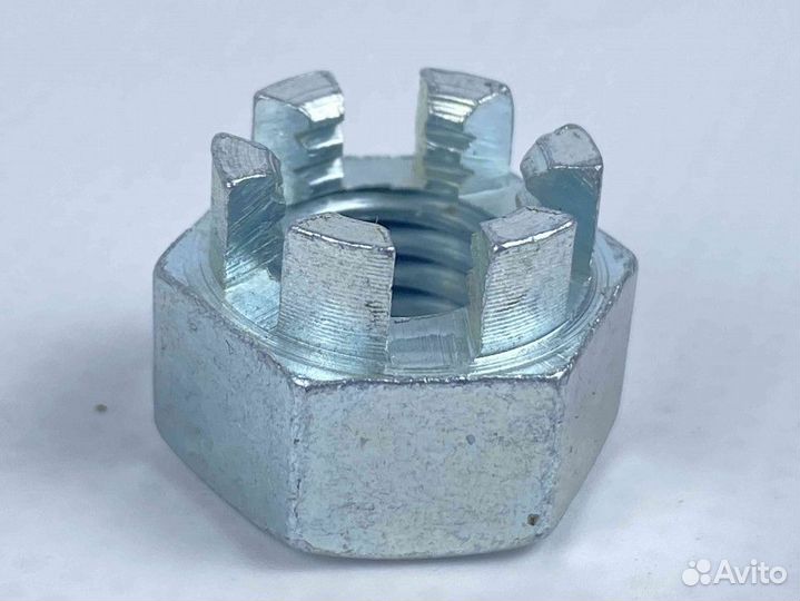 Гайка Урал генератора крупн. резьба (d12)