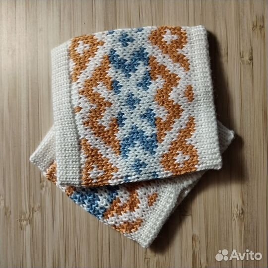 Напульсник вязаный