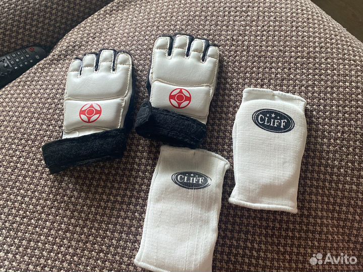 Спортивные перчатки