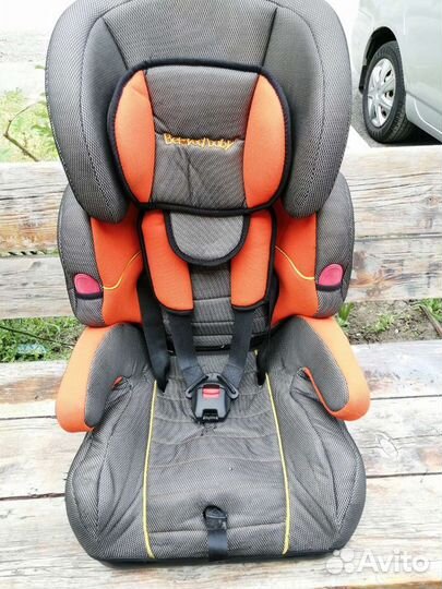 Автомобильное кресло