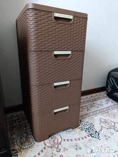 Комод пластиковый с ящиками
