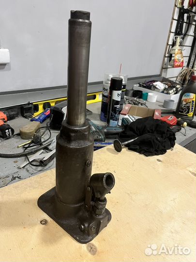 Домкрат гидровлический