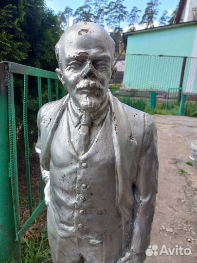 Статуя Ленина (бюст)