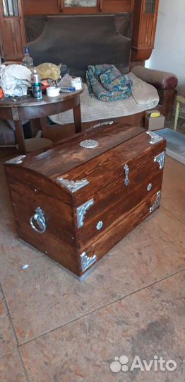 Старинный сундук