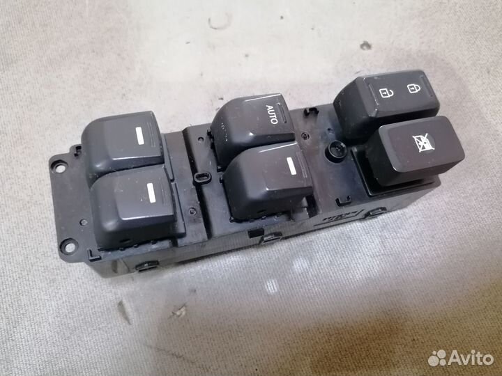 Блок управления стеклоподъемниками Kia RIO 2016 г