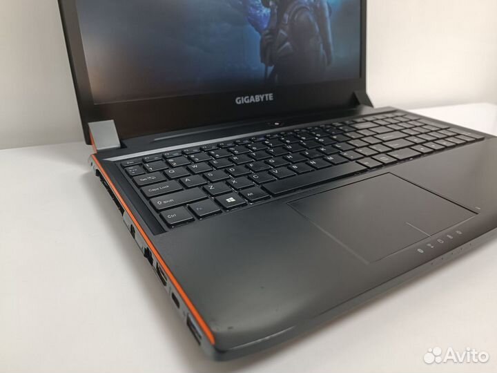 Игровой ноутбук Gigabyte на Core i7/ GTX 1060 6gb