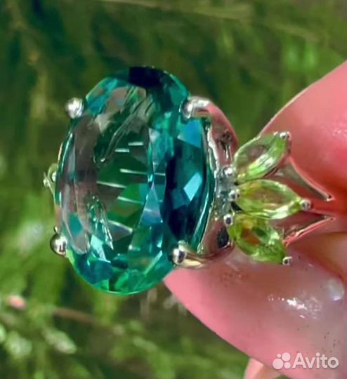 Аквамарин в серебояном кольце