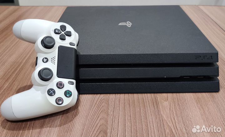 Ps4pro 1Tb + геймпад