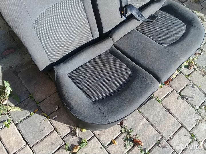 Сиденье задние Peugeot 206 кузов седан
