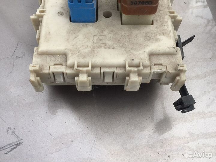 Блок предохранителей салона Ниссан Альмера N16