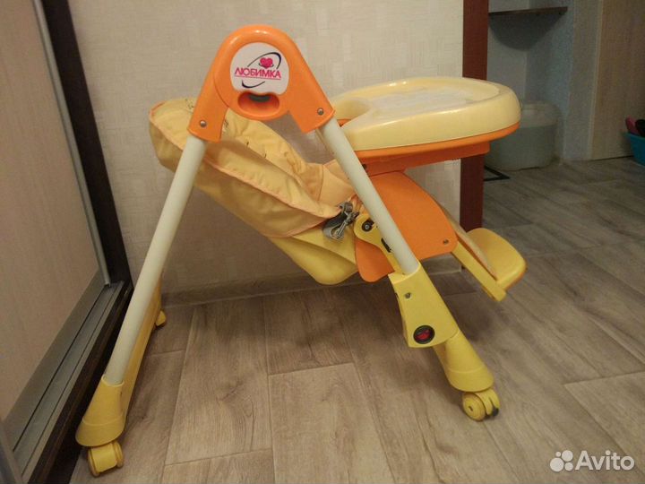 Детский стульчик для кормления