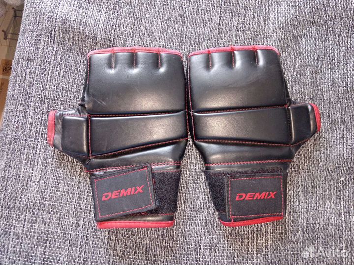 Перчатки мма, Demix