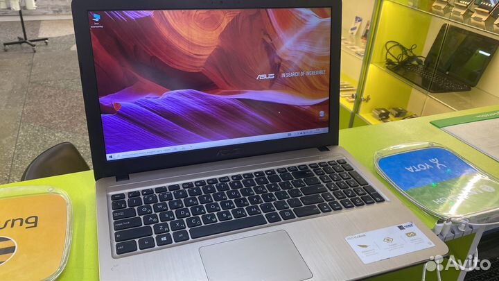 Ноутбук asus