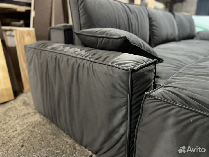 Большой угловой диван