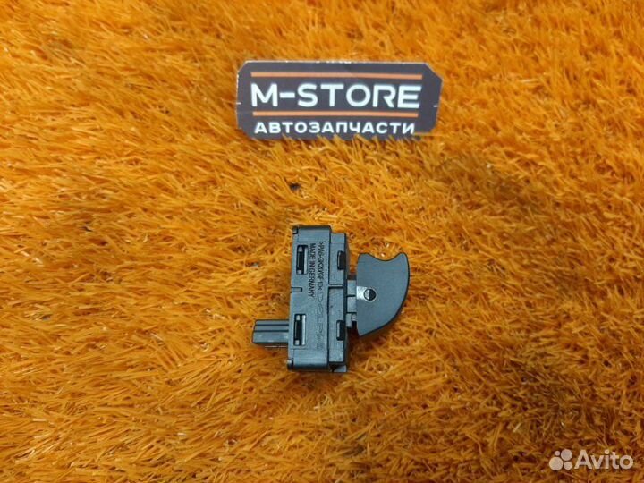 Кнопка стеклоподъемника передняя левая Bmw