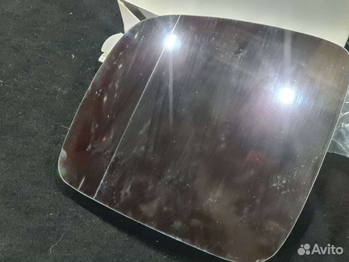 Зеркальный элемент левый Volkswagen Caddy