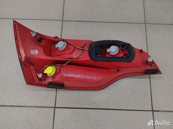 Фонарь задний правый Audi Q7 4L 4L0945094