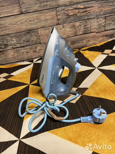 Утюг Polaris PIR 2263