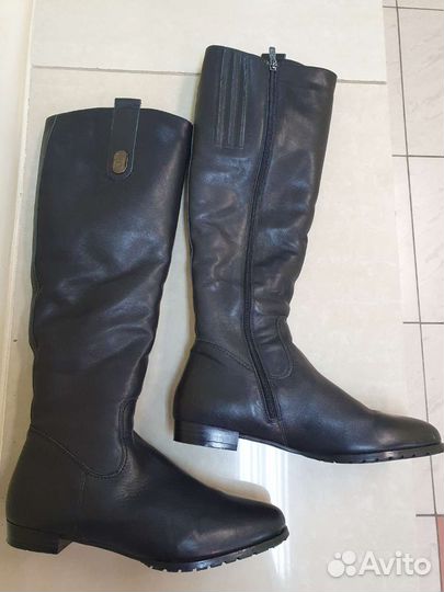 Сапоги жен. демис-е, зимние нат.кожа,нат. мех б/у