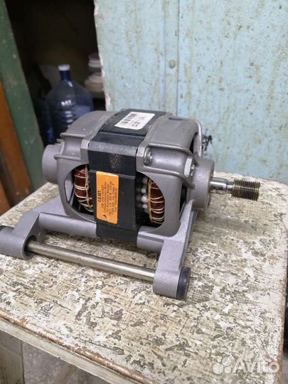 Двигататель стиральной машины