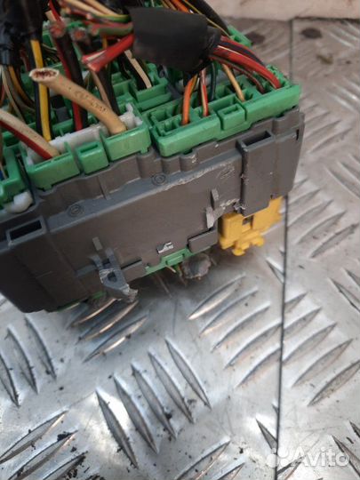 Блок предохранителей Honda Cr-V внедорожник 2.0