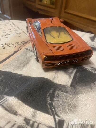 Модель Saleen s7 1:18 motorMax