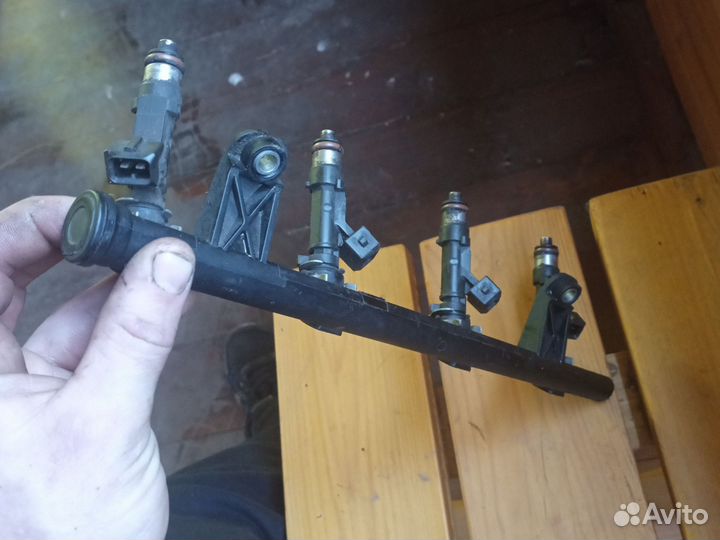 Топливная рейка Renault Logan 2011 8200494284A