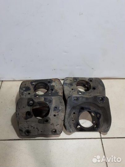 Щит опорный задний левый Opel Astra H 2004-2014