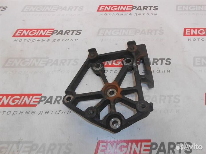 Кронштейн кондиционера Nissan Presage U30(98-01)