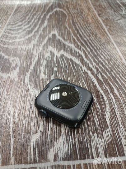 Смарт-часы Apple Watch SE 44mm