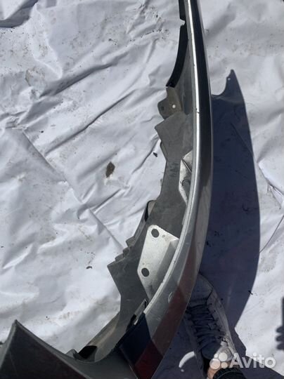 Бампер передний Toyota Auris